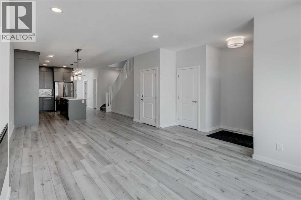 Photo 5 of 909 Livingston View Ne, Calgary AB