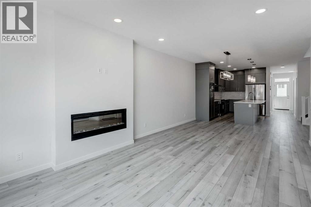 Photo 4 of 909 Livingston View Ne, Calgary AB