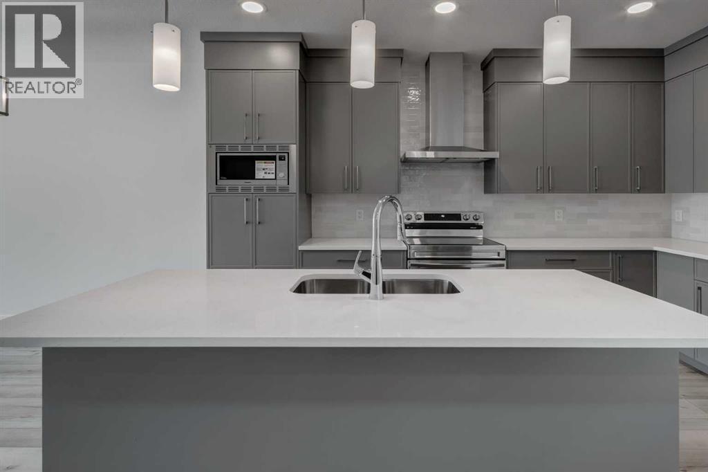 Photo 8 of 909 Livingston View Ne, Calgary AB