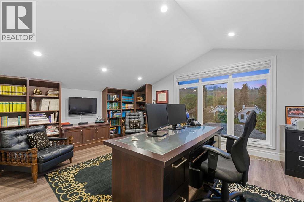 Single Family House for Sale in   Street NW Sunnyside Calgary 