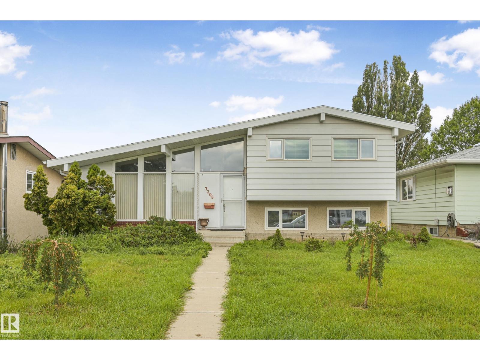 Photo 1 of 7208 139 Av Nw, Edmonton AB