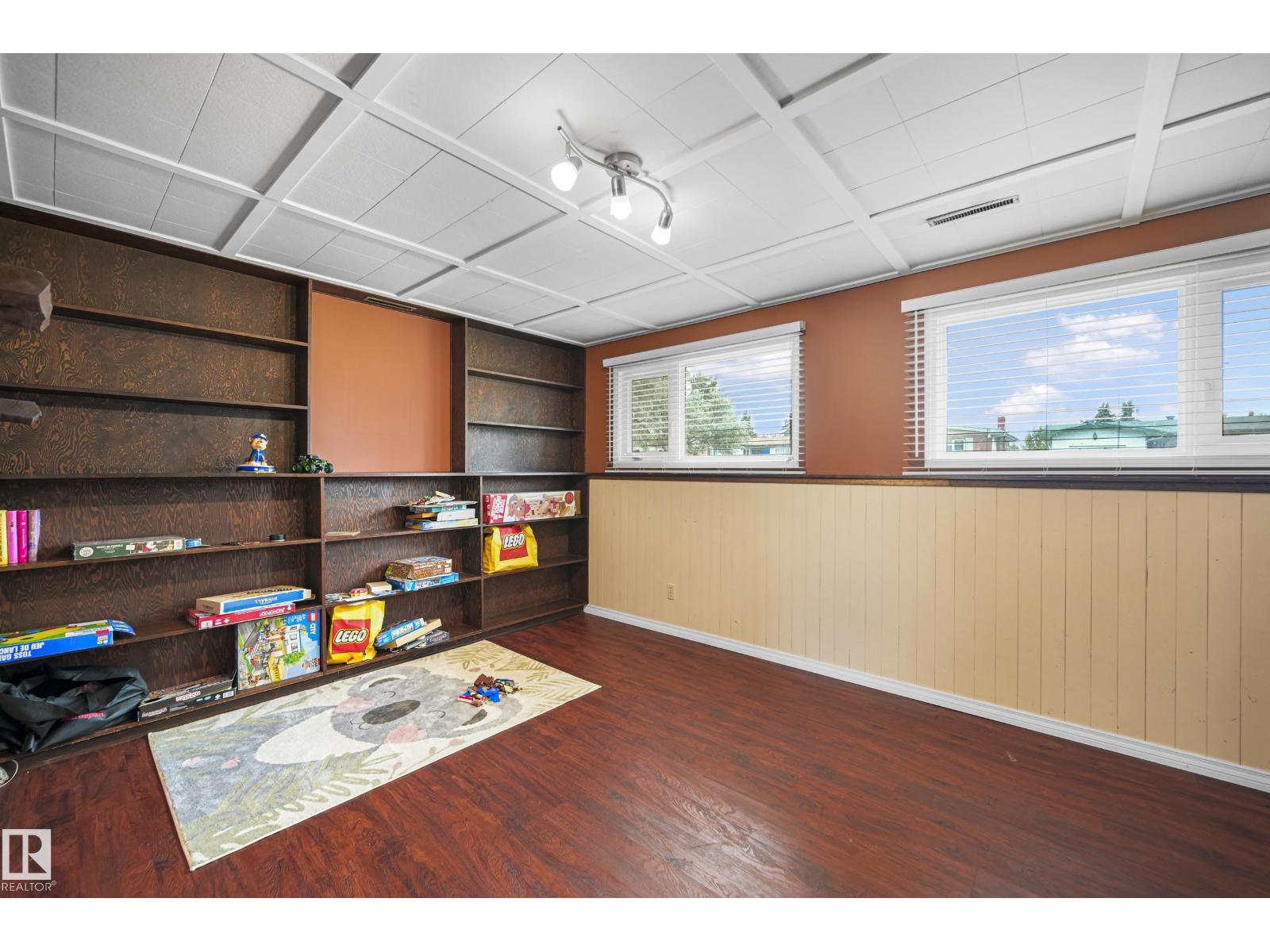 Photo 18 of 7208 139 Av Nw, Edmonton AB