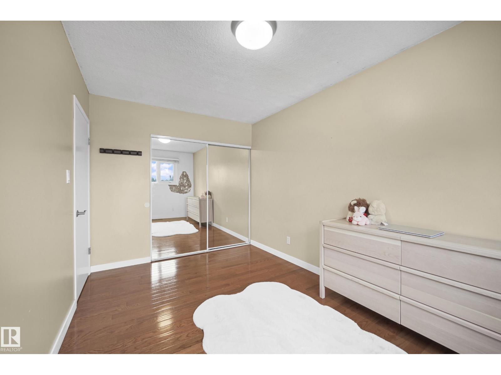 Photo 10 of 7208 139 Av Nw, Edmonton AB