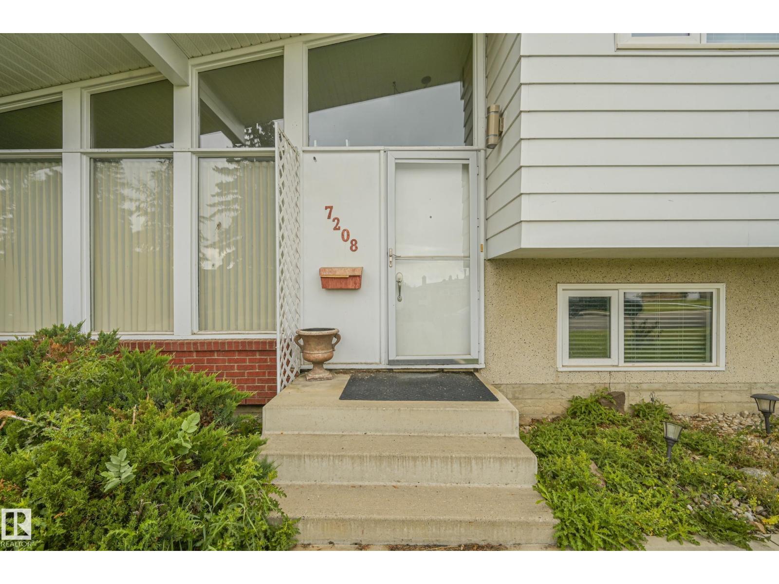Photo 37 of 7208 139 Av Nw, Edmonton AB