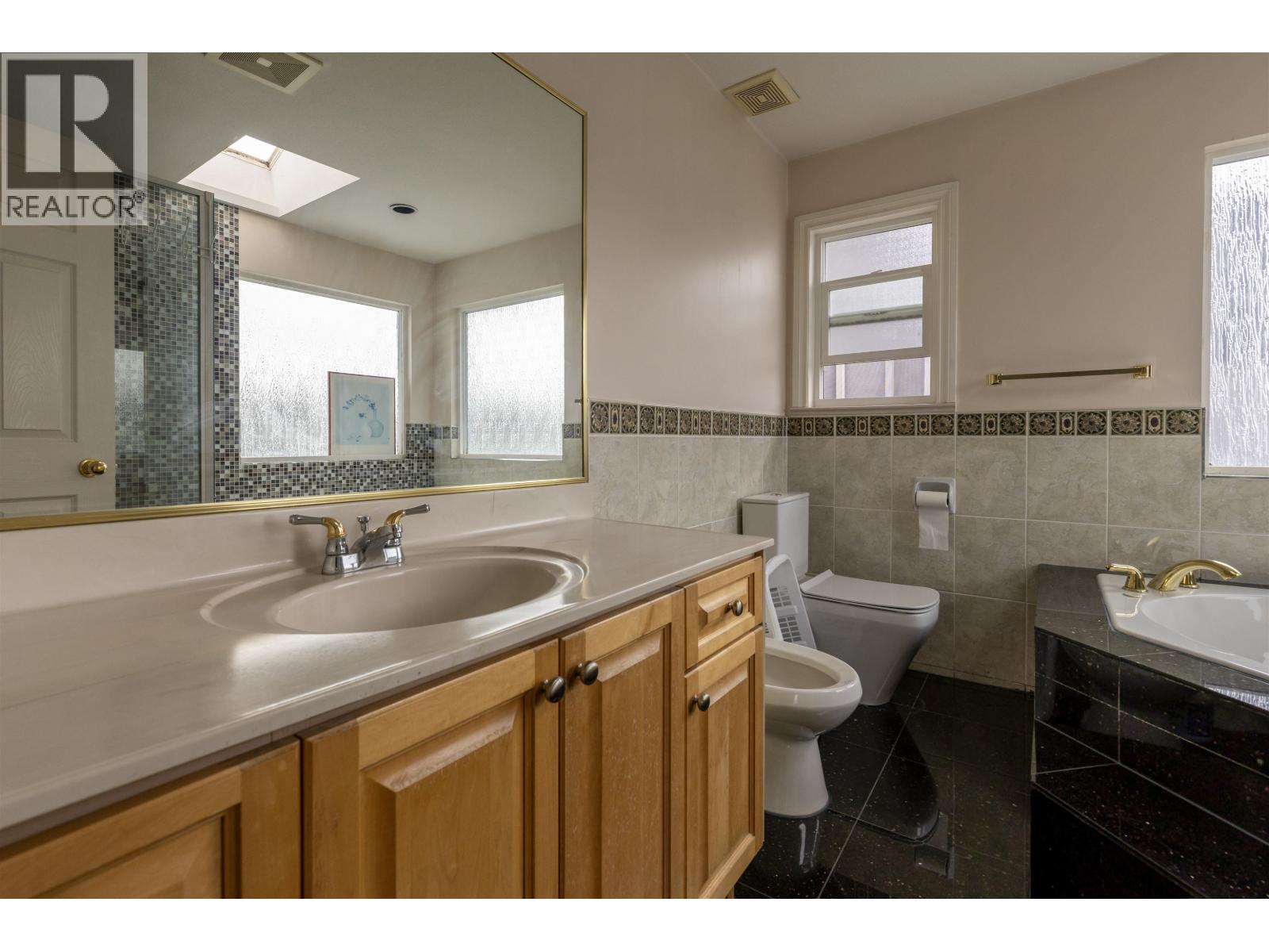 Photo 20 of 2034 E 38th Avenue, Vancouver BC
