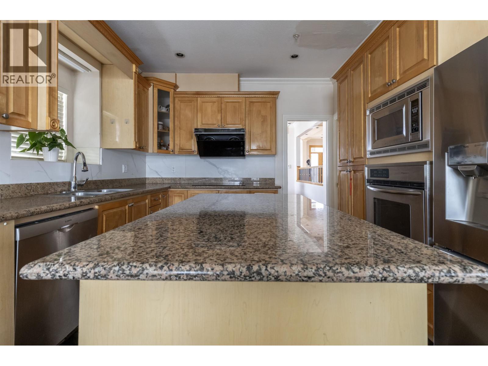 Photo 8 of 2034 E 38th Avenue, Vancouver BC