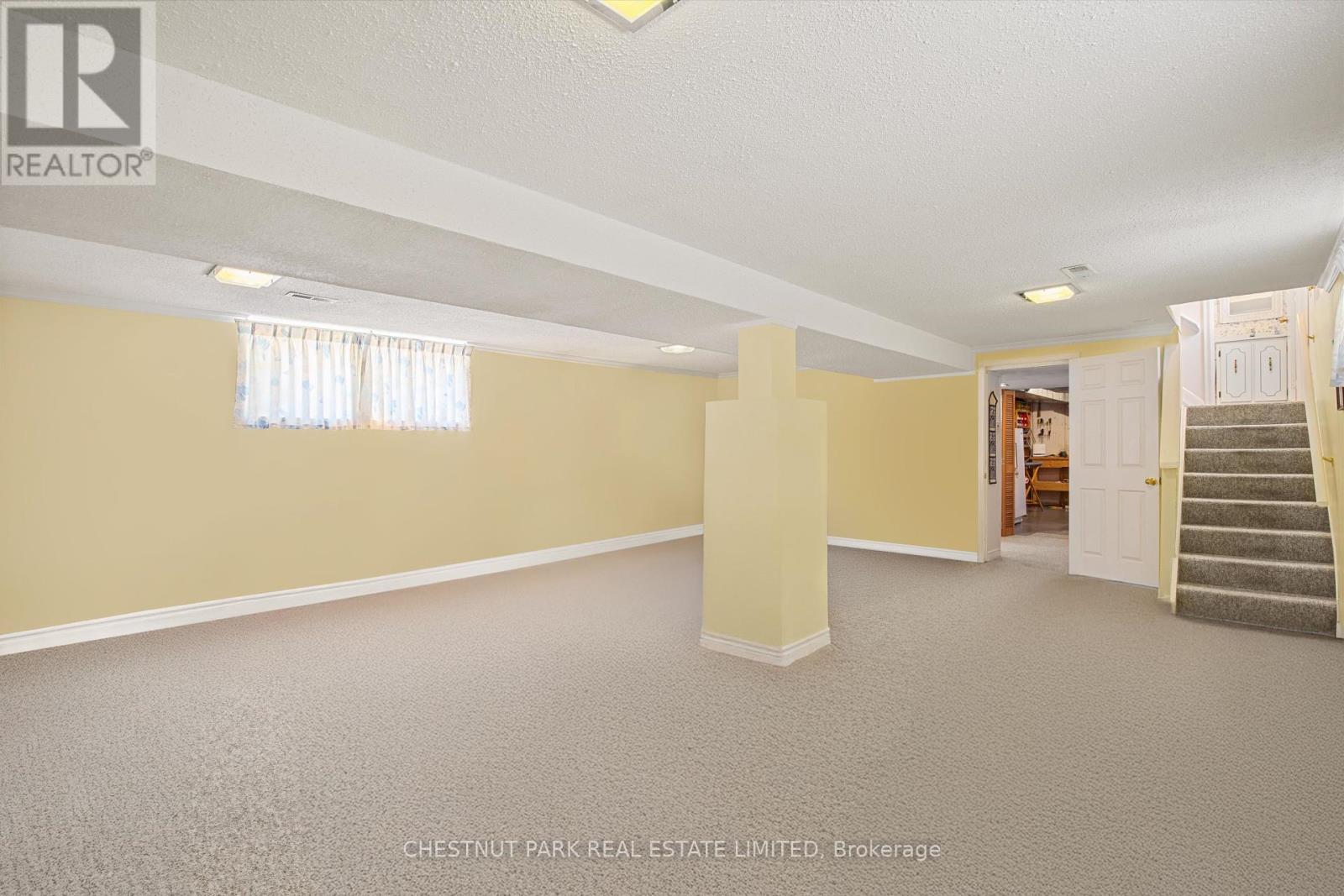 Photo 5 of 16 Everingham Court, Toronto ON