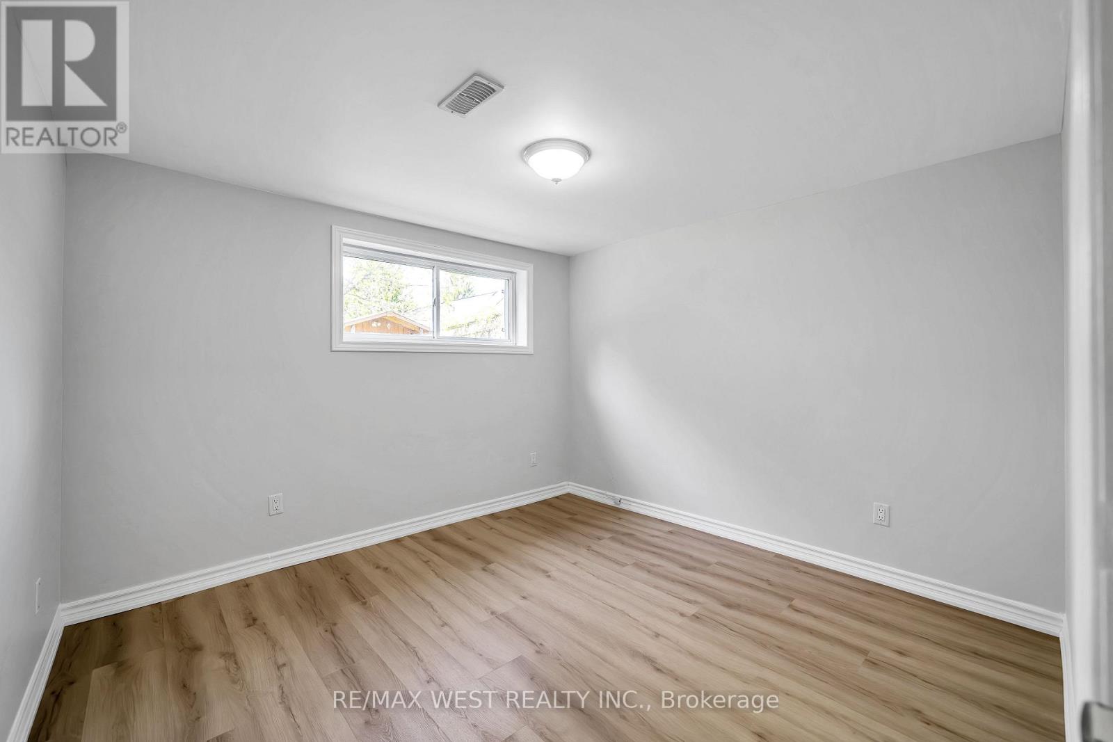 Photo 31 of 12 Athabasca Street, Oshawa ON