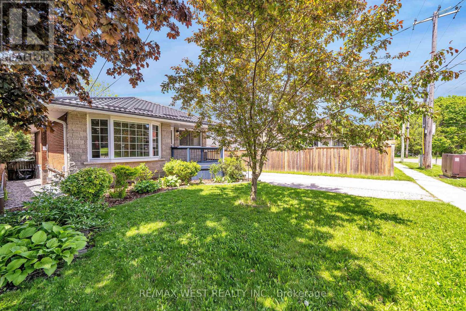 Photo 34 of 12 Athabasca Street, Oshawa ON