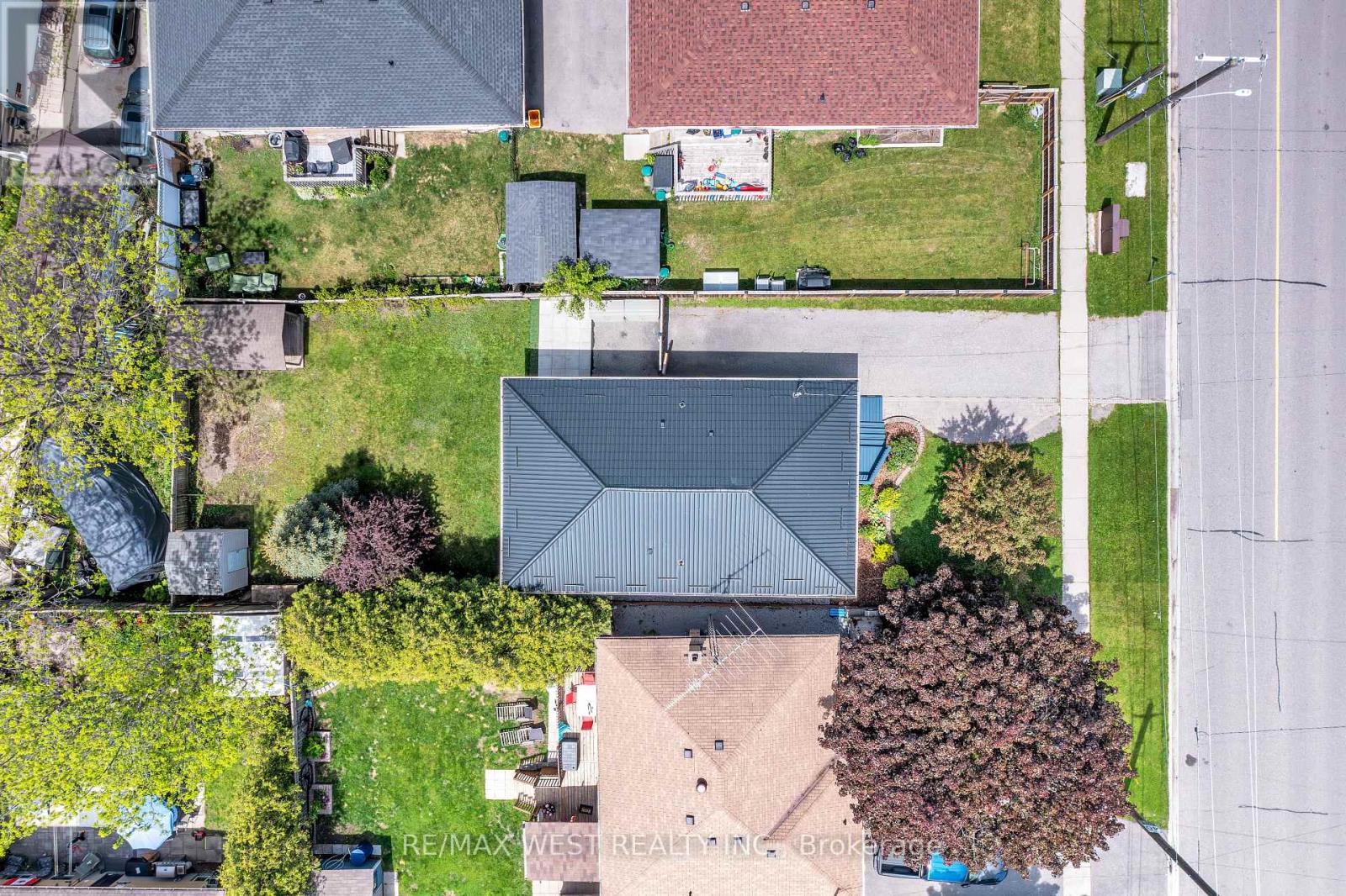 Photo 41 of 12 Athabasca Street, Oshawa ON
