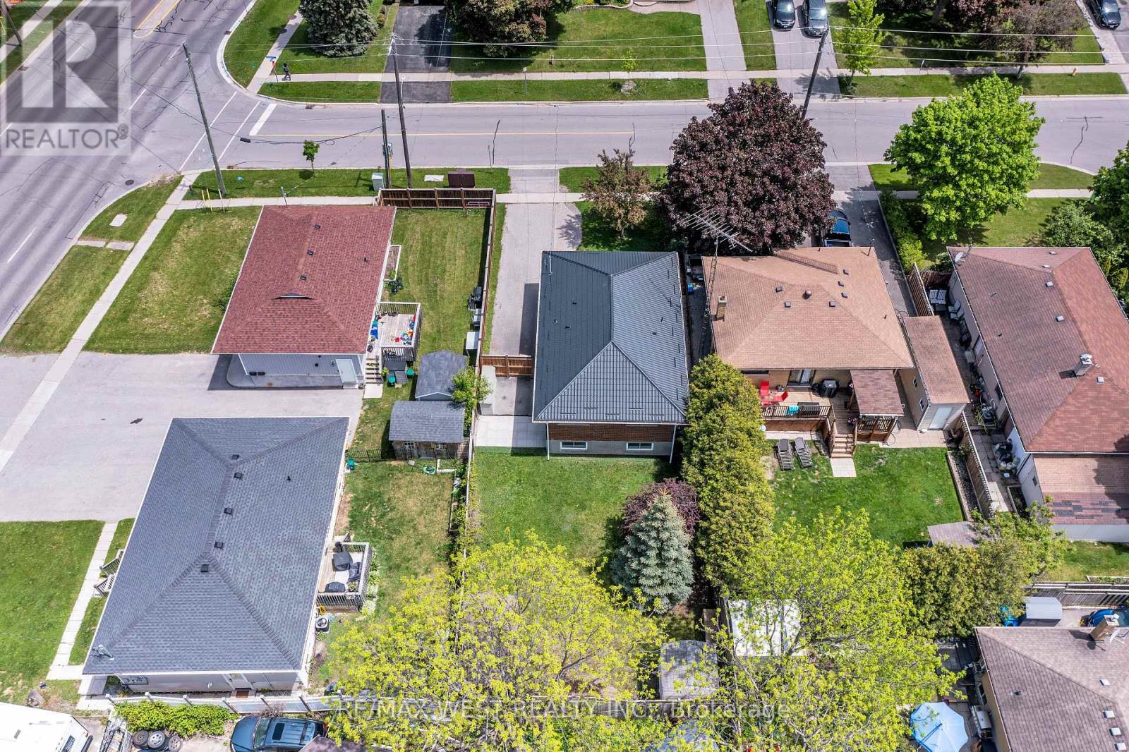 Photo 43 of 12 Athabasca Street, Oshawa ON