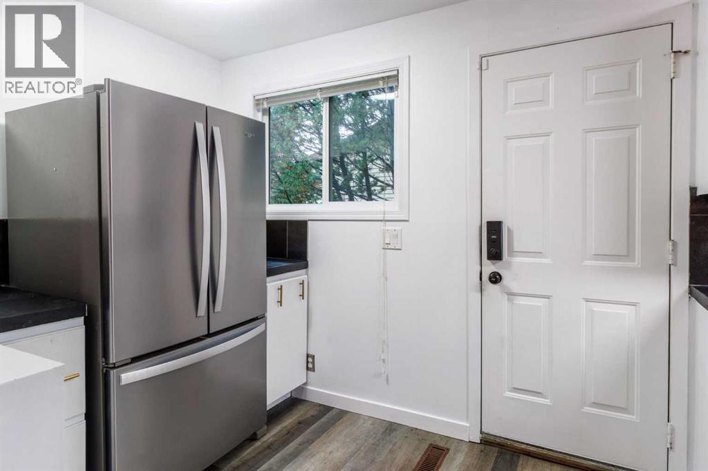 Single Family House 4 Level for Sale in  Erin Woods Drive SE Erin Woods Calgary 