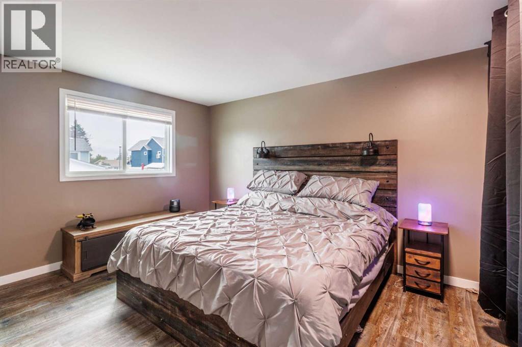 Single Family House 4 Level for Sale in  Erin Woods Drive SE Erin Woods Calgary 