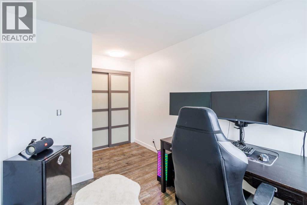 Single Family House 4 Level for Sale in  Erin Woods Drive SE Erin Woods Calgary 