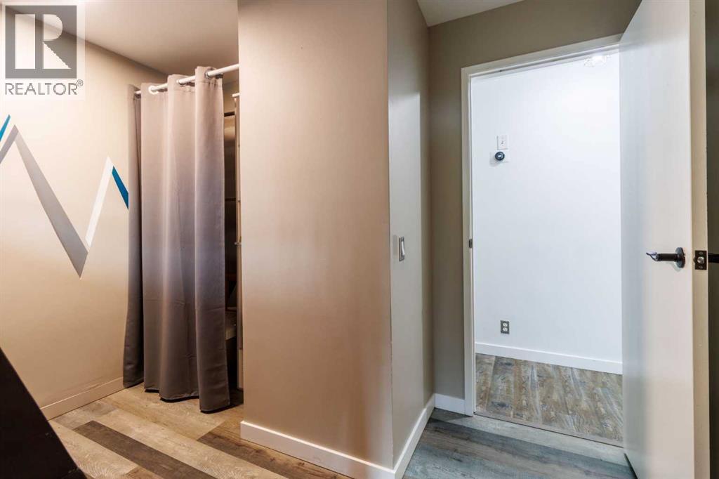 Single Family House 4 Level for Sale in  Erin Woods Drive SE Erin Woods Calgary 