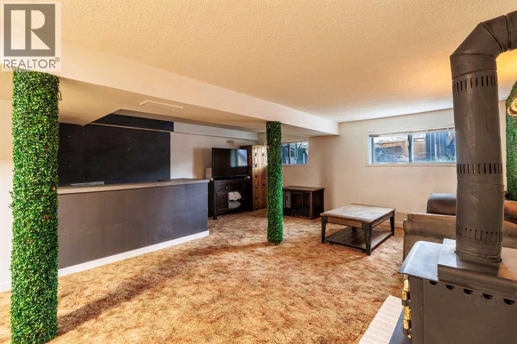 Single Family House 4 Level for Sale in  Erin Woods Drive SE Erin Woods Calgary 