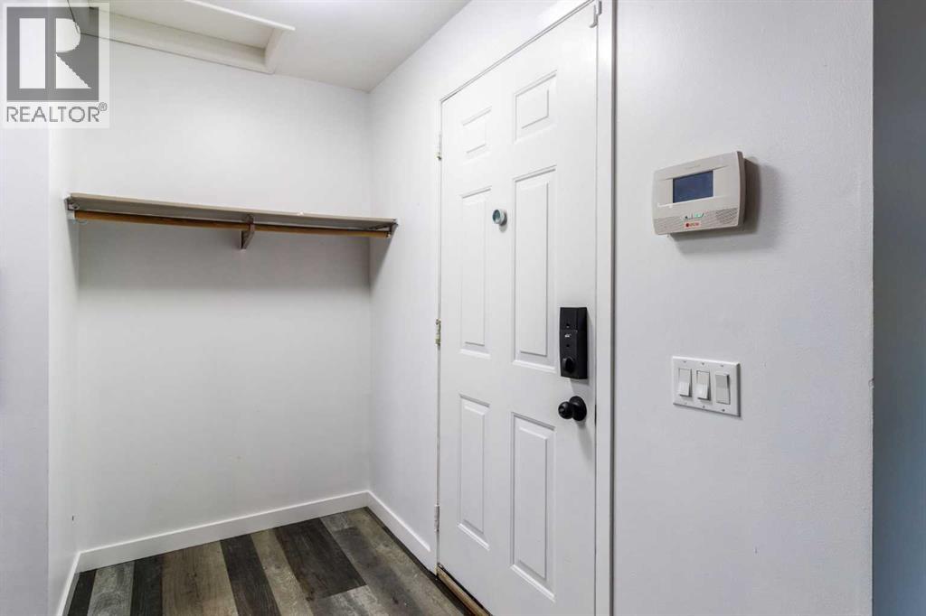Single Family House 4 Level for Sale in  Erin Woods Drive SE Erin Woods Calgary 