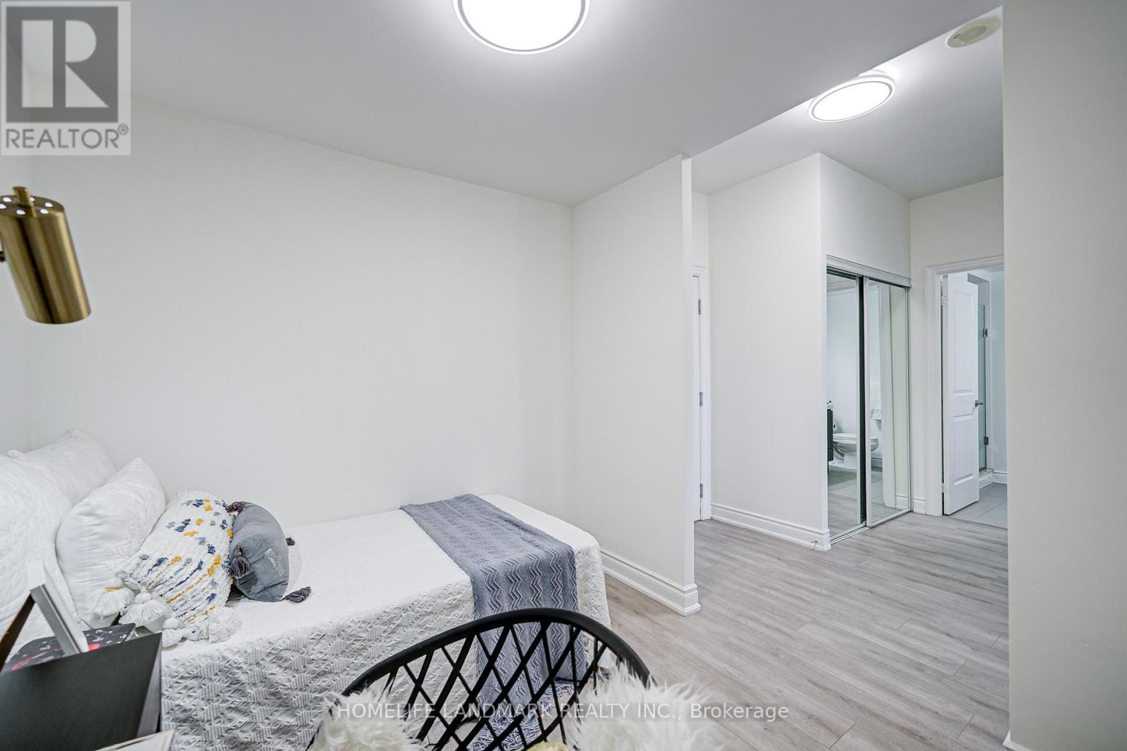 Photo 13 of 615 38 Cedarland Drive, Markham ON