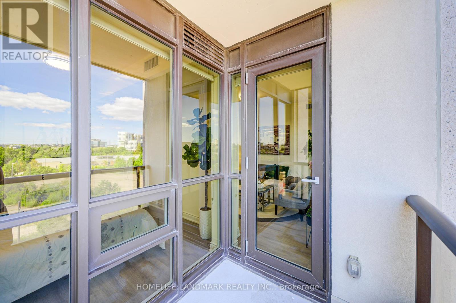 Photo 33 of 615 38 Cedarland Drive, Markham ON