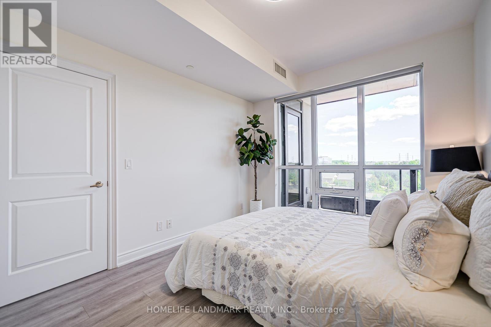 Photo 37 of 615 38 Cedarland Drive, Markham ON