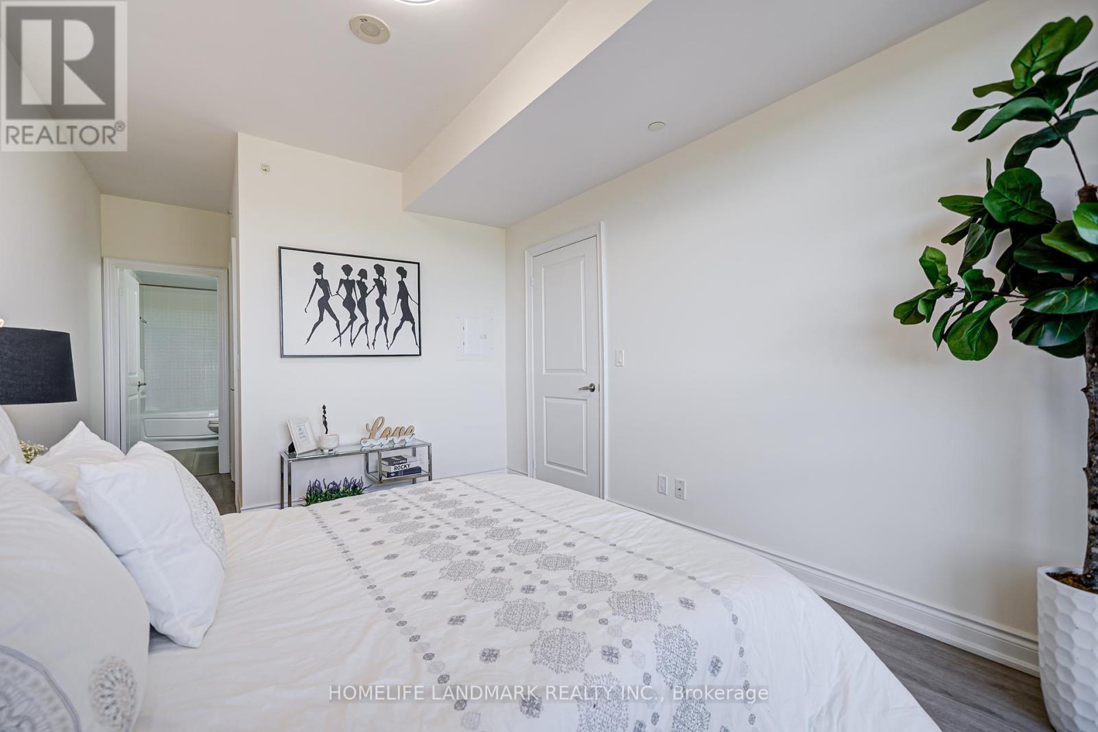 Photo 38 of 615 38 Cedarland Drive, Markham ON