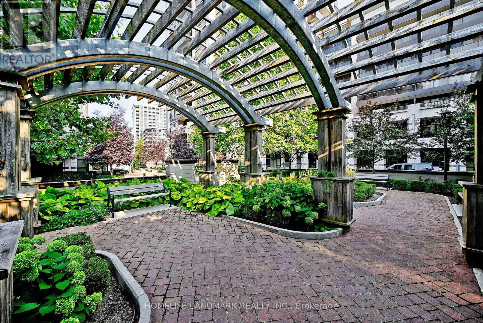 Photo 4 of 615 38 Cedarland Drive, Markham ON