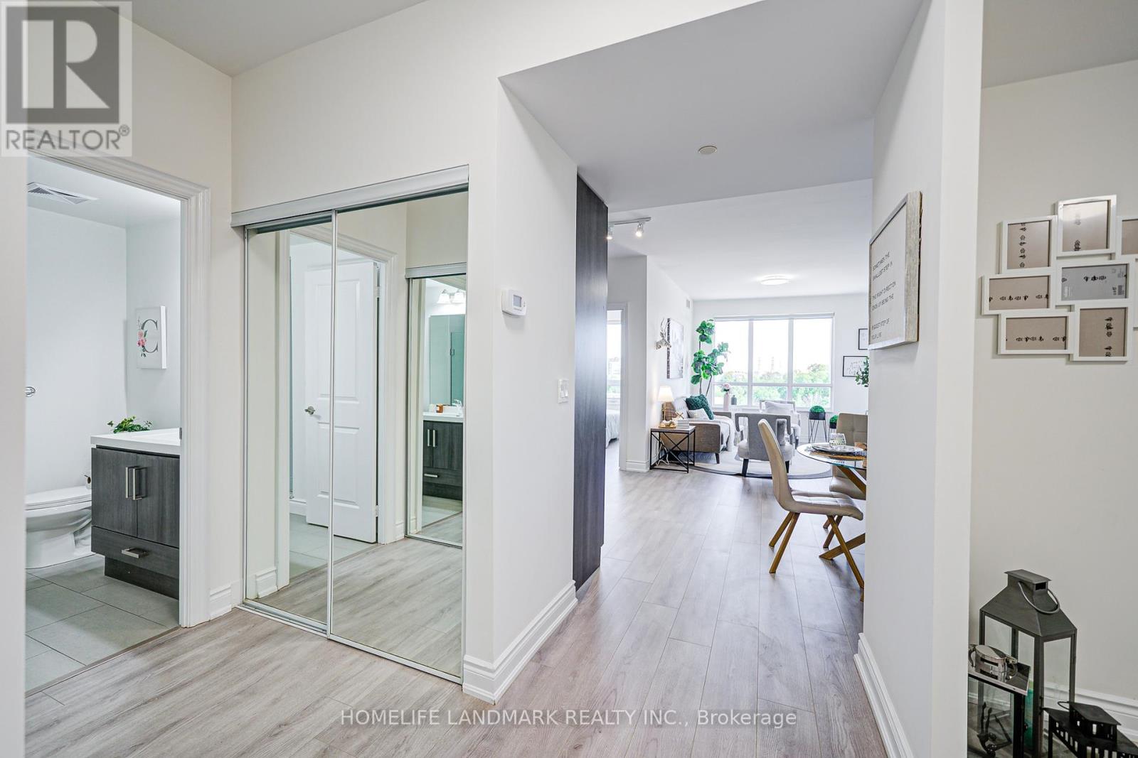 Photo 8 of 615 38 Cedarland Drive, Markham ON