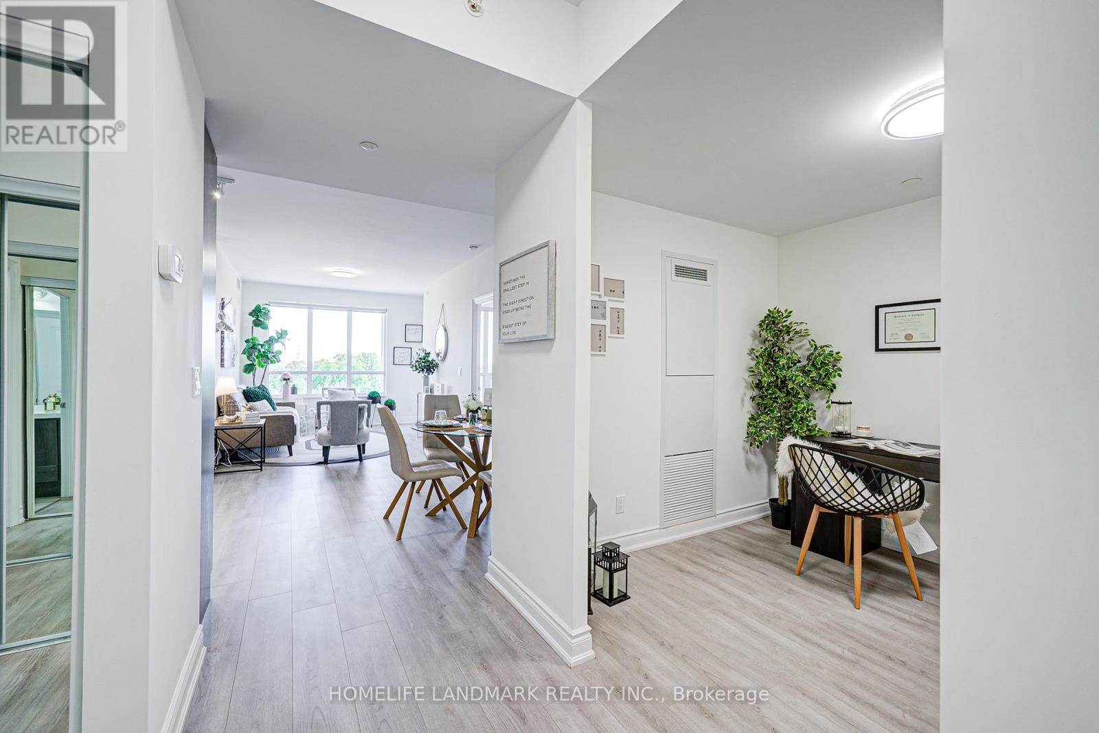 Photo 9 of 615 38 Cedarland Drive, Markham ON