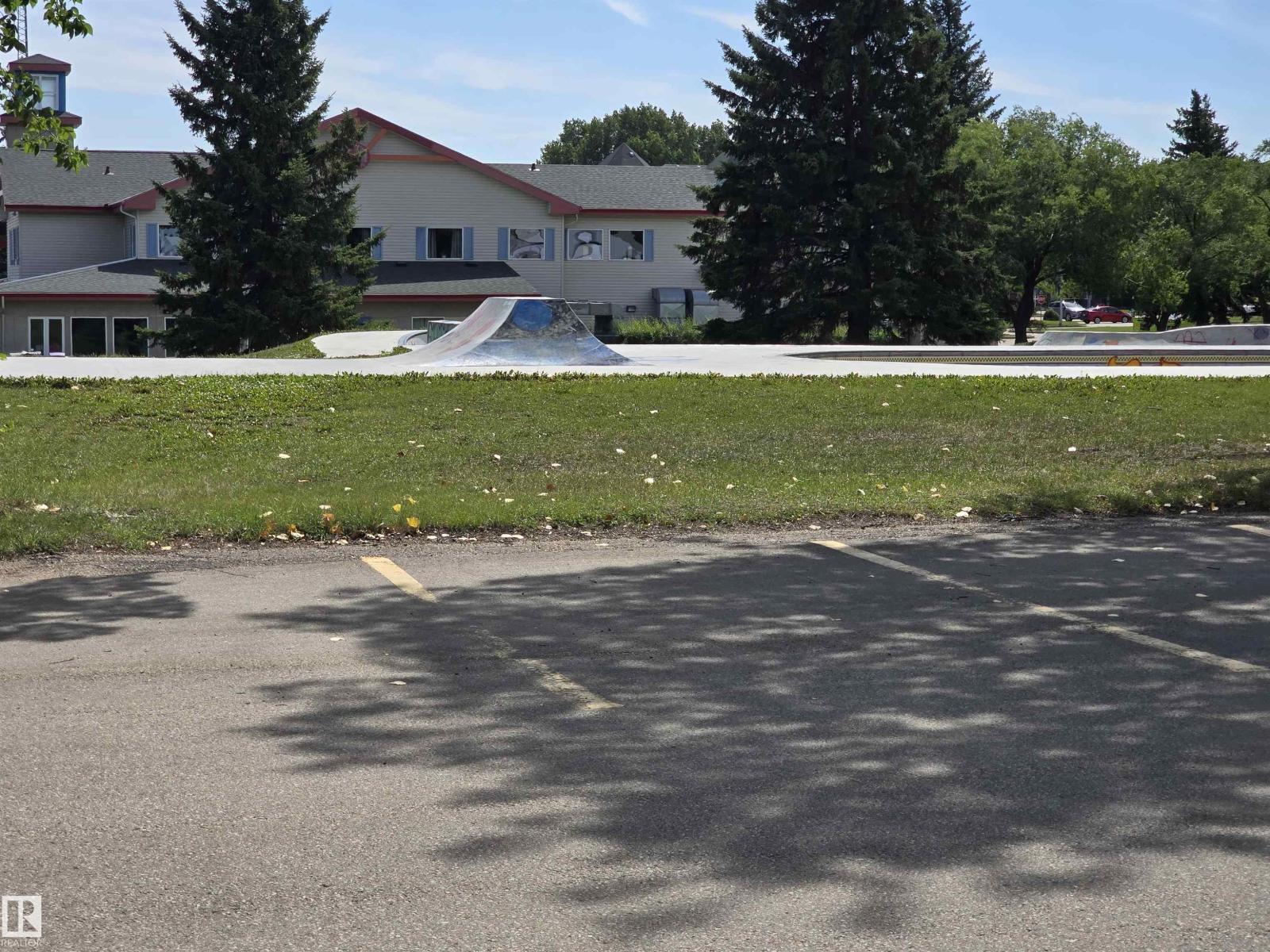 Photo 2 of 10013 97 Av, Fort Saskatchewan AB