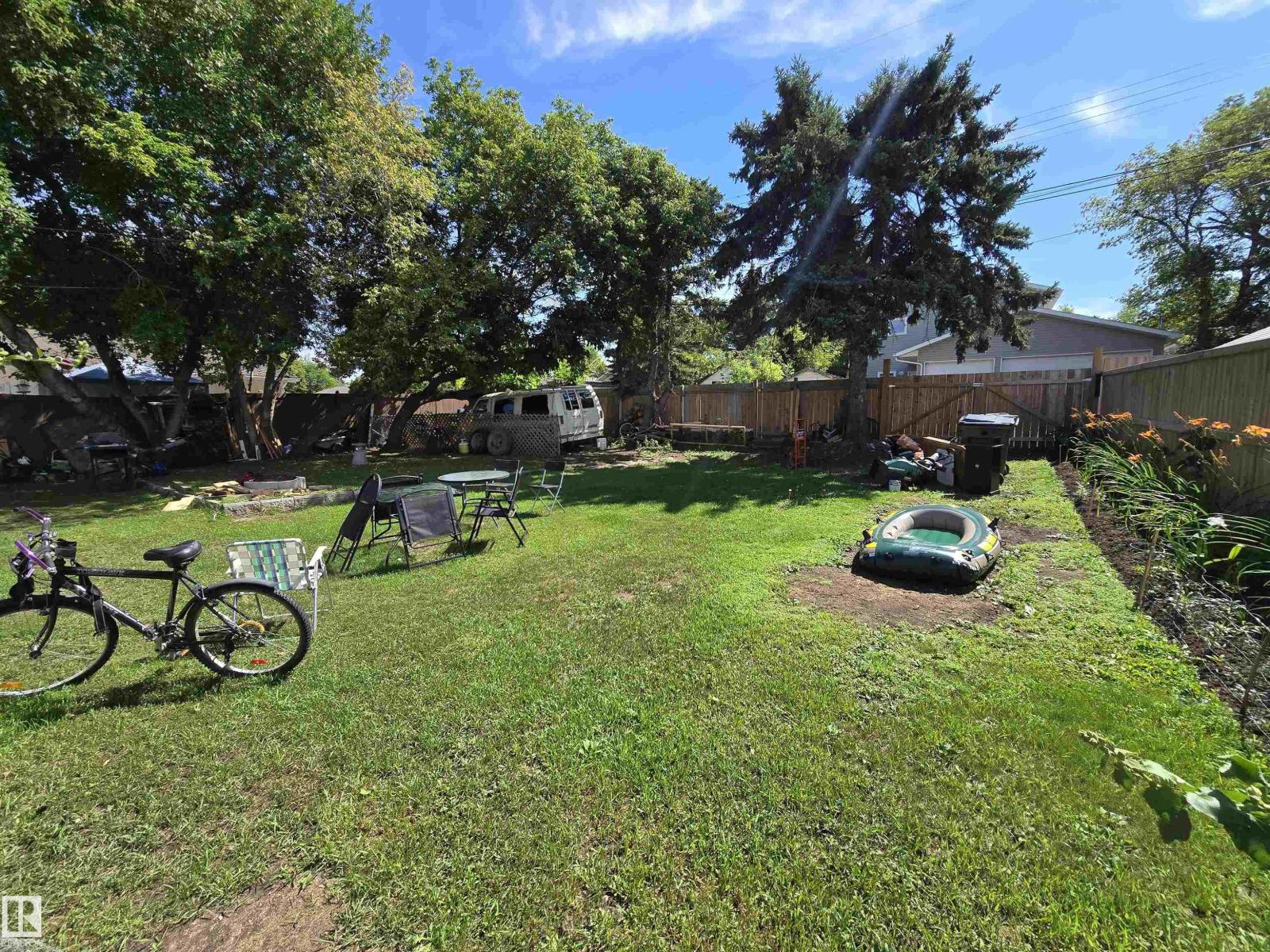 Photo 10 of 10013 97 Av, Fort Saskatchewan AB