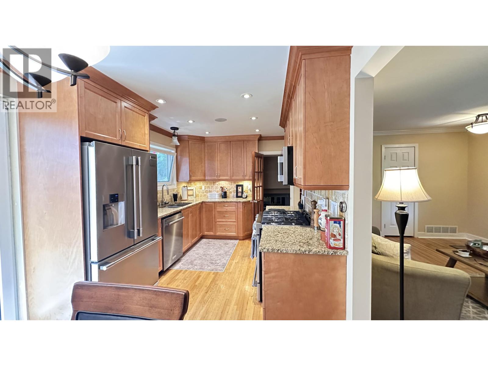 Photo 34 of 1231 Frederick Road, North Vancouver BC