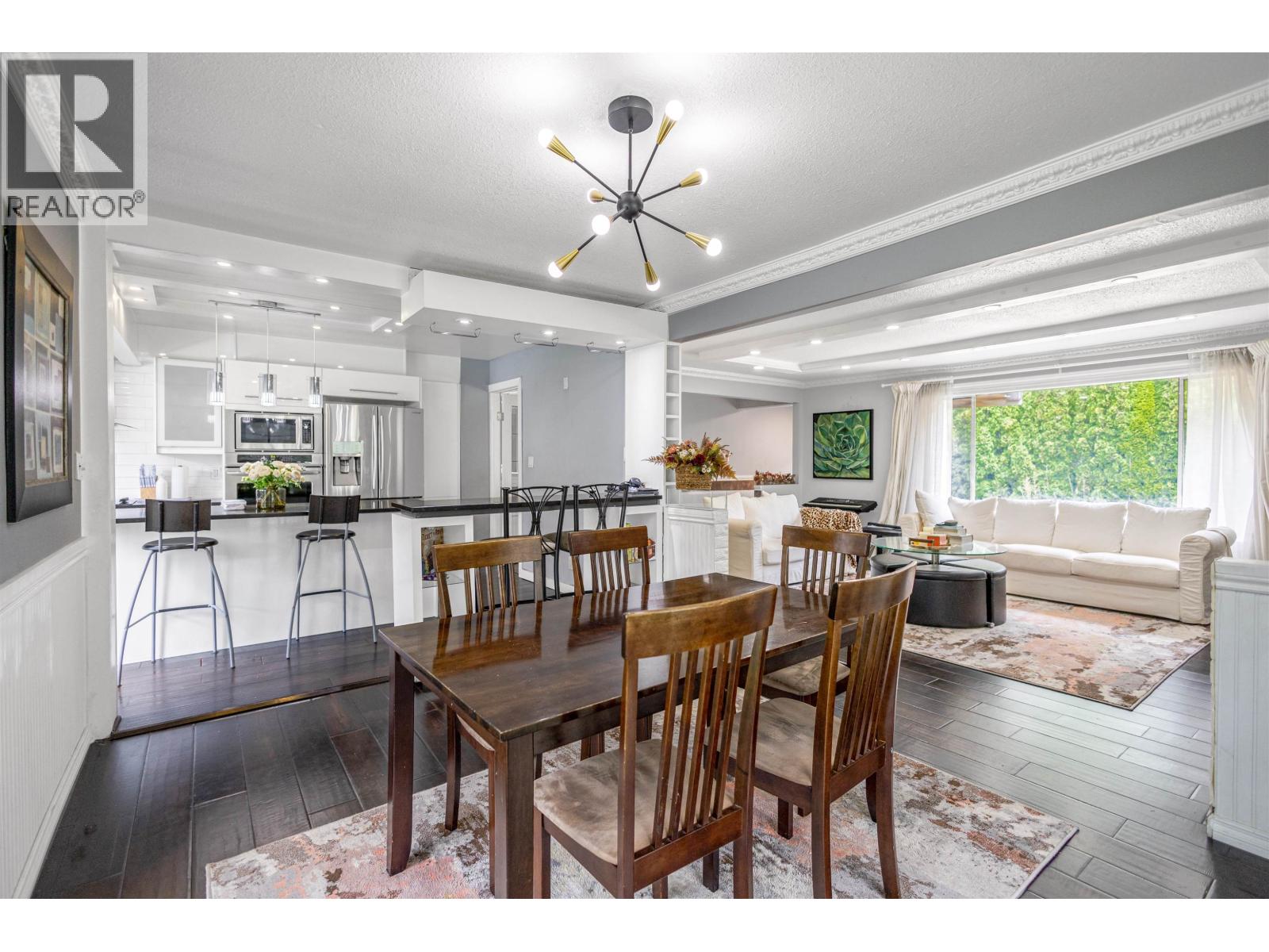 Photo 11 of 4380 Woodcrest Road, West Vancouver BC