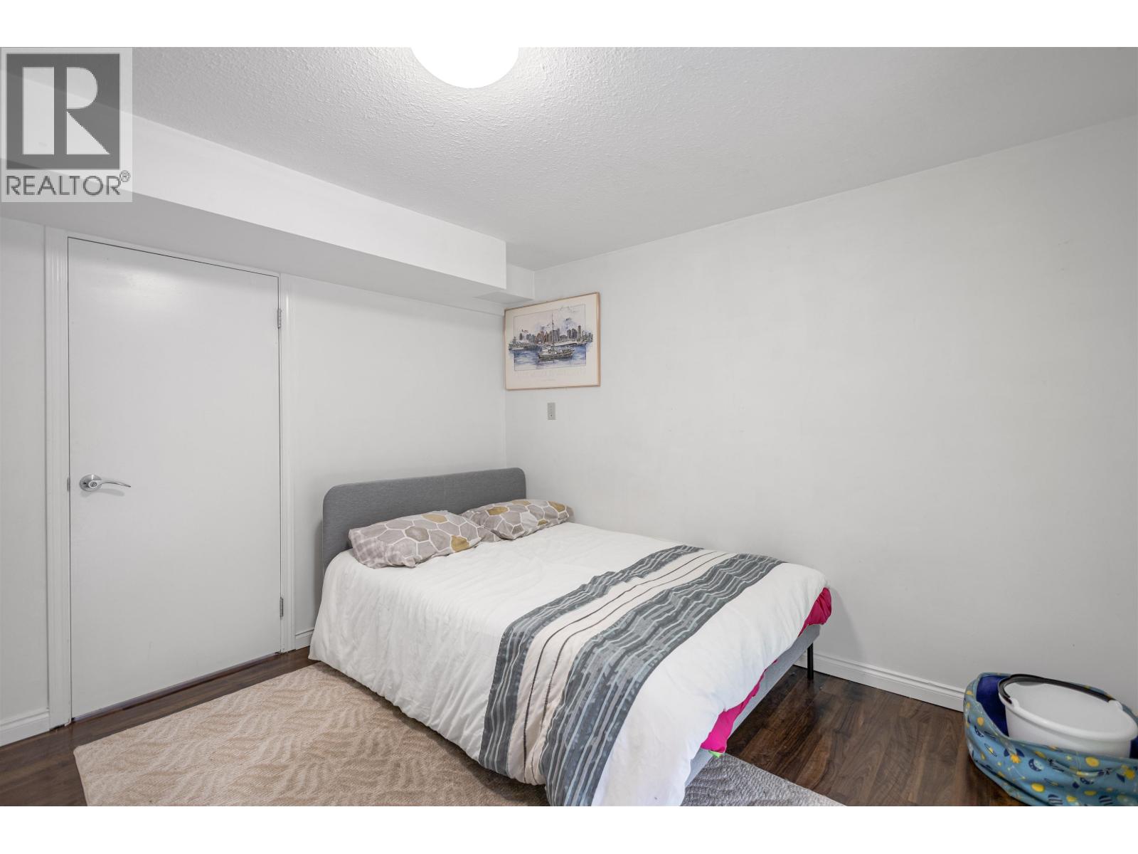 Photo 15 of 4380 Woodcrest Road, West Vancouver BC