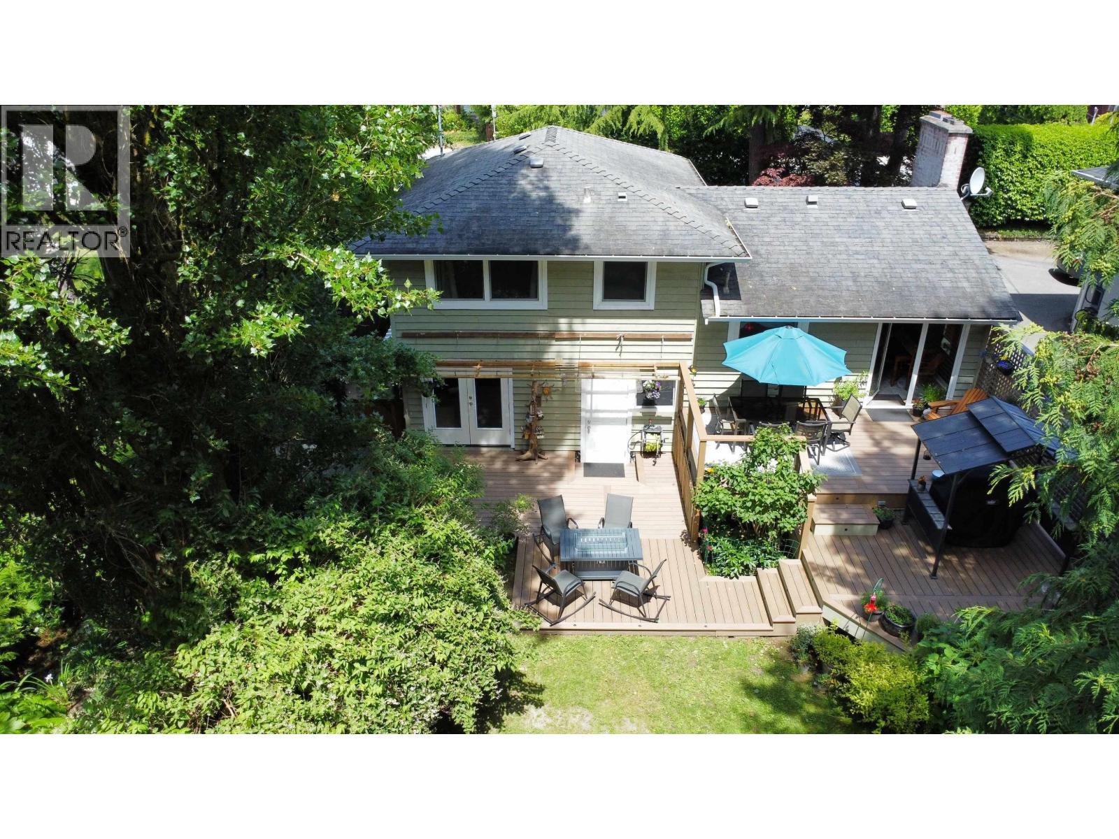 Photo 2 of 1231 Frederick Road, North Vancouver BC