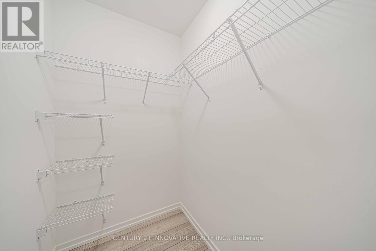 Photo 18 of 5 11 Lytham Green Circle, Newmarket ON