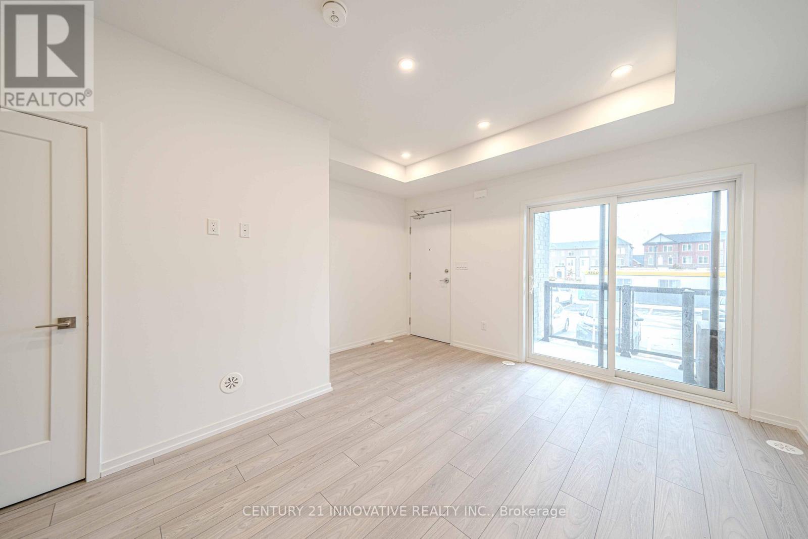Photo 22 of 5 11 Lytham Green Circle, Newmarket ON