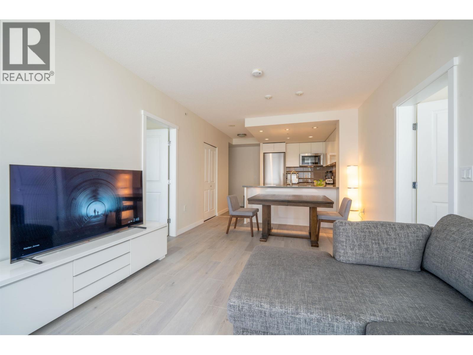 Photo 8 of 1001 4880 Bennett Street, Burnaby BC