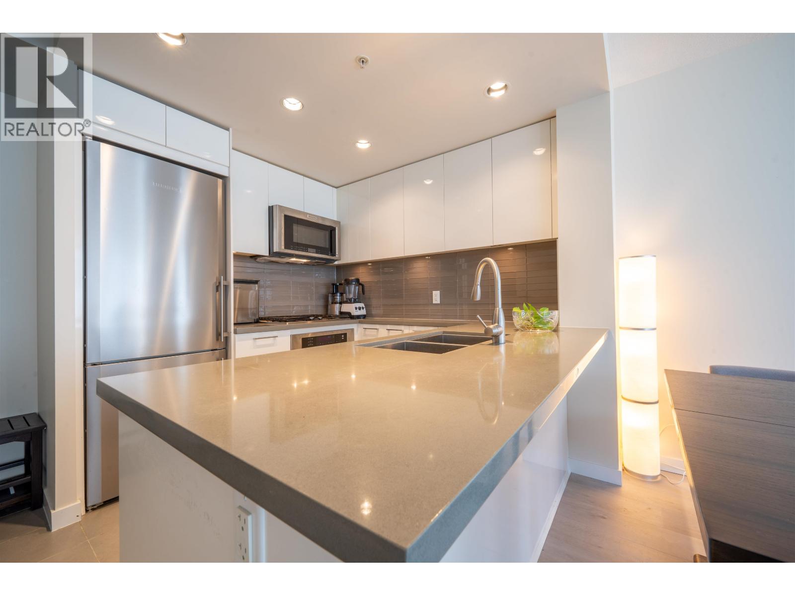 Photo 9 of 1001 4880 Bennett Street, Burnaby BC