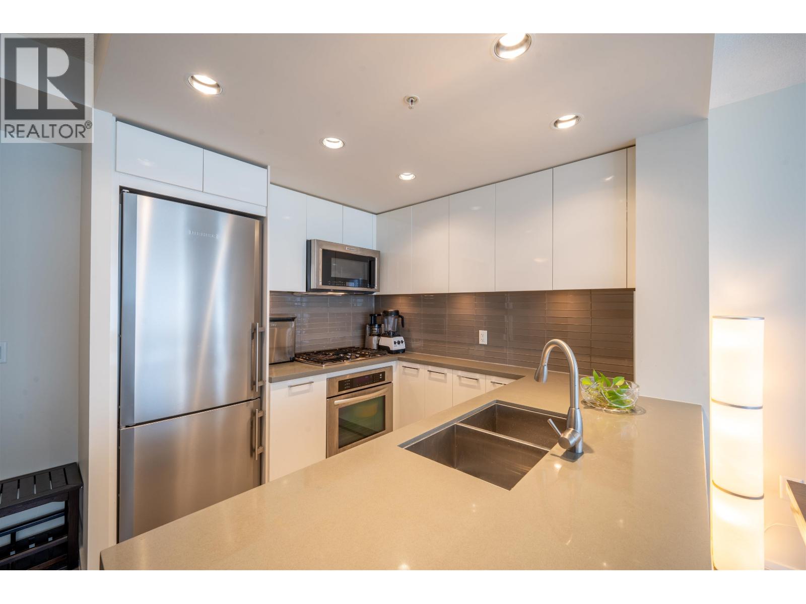 Photo 11 of 1001 4880 Bennett Street, Burnaby BC