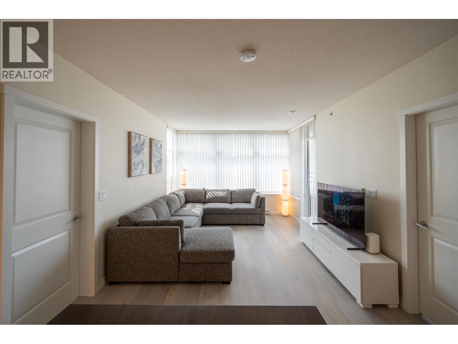 Photo 4 of 1001 4880 Bennett Street, Burnaby BC