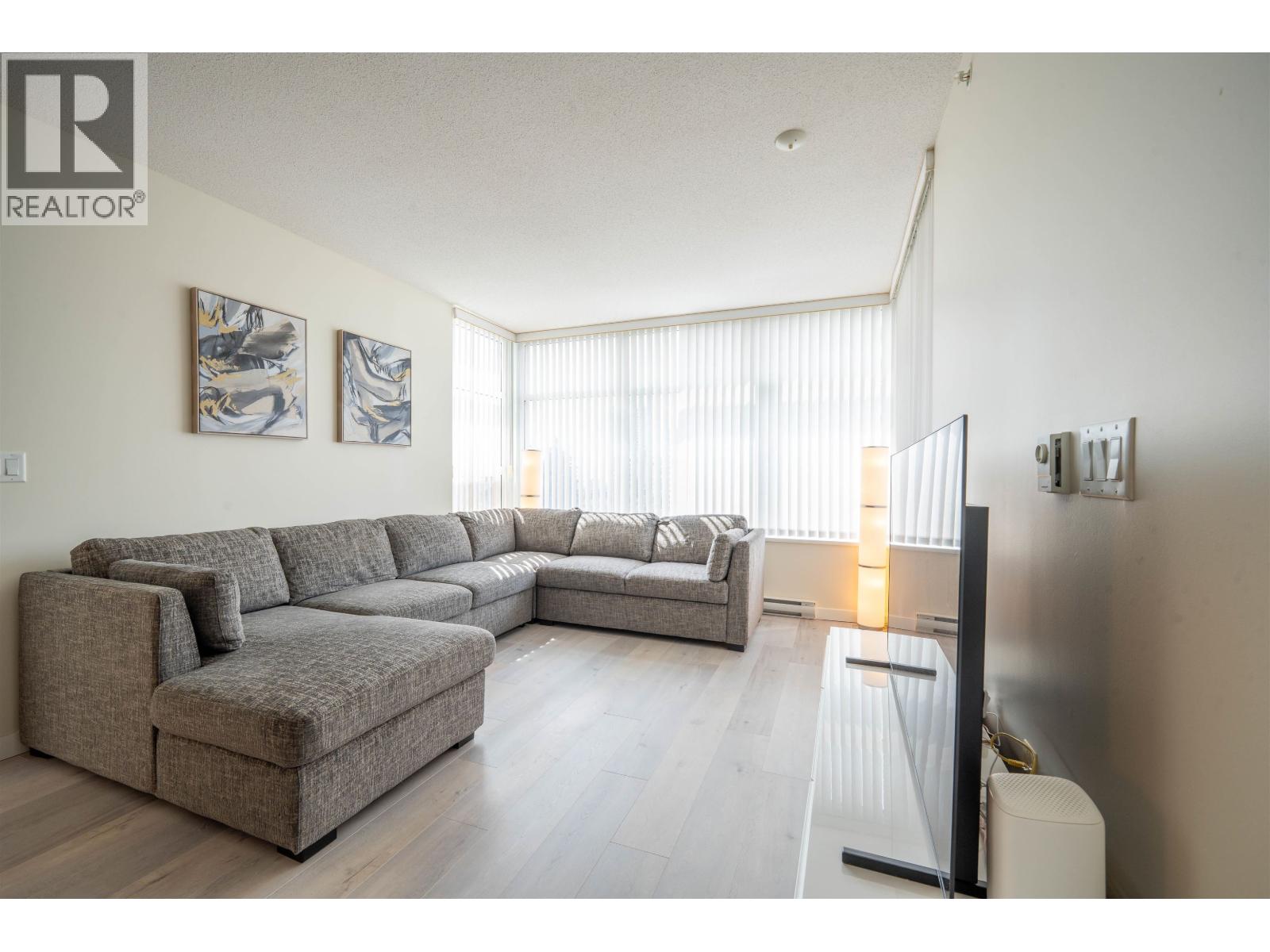 Photo 5 of 1001 4880 Bennett Street, Burnaby BC