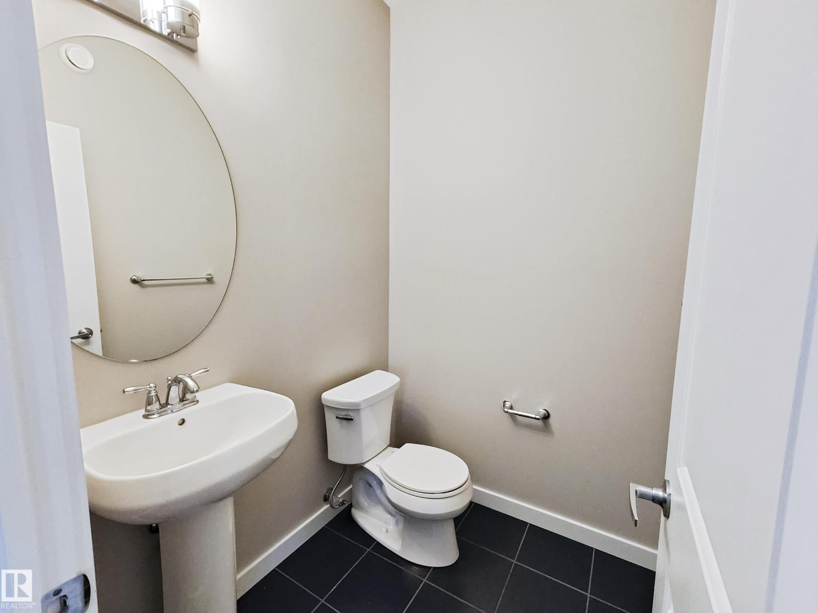 Photo 6 of 8008 18 Av Sw, Edmonton AB