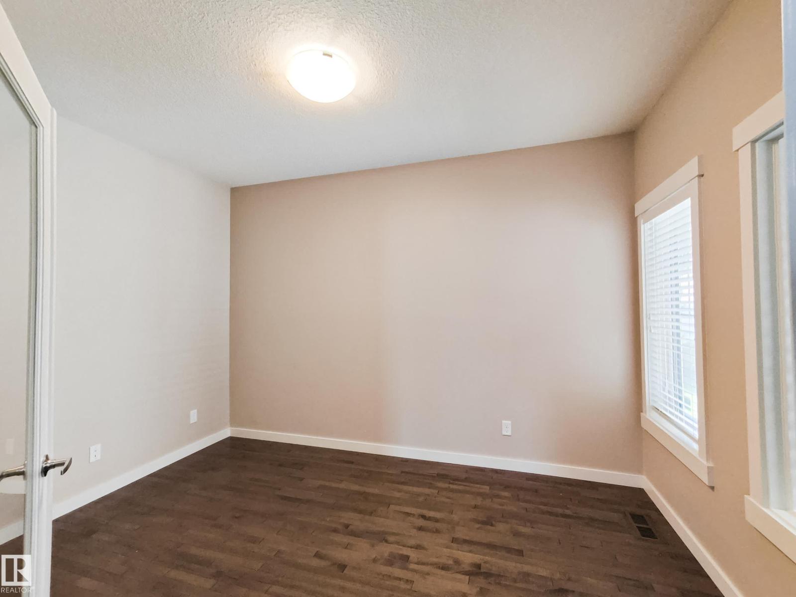 Photo 21 of 8008 18 Av Sw, Edmonton AB