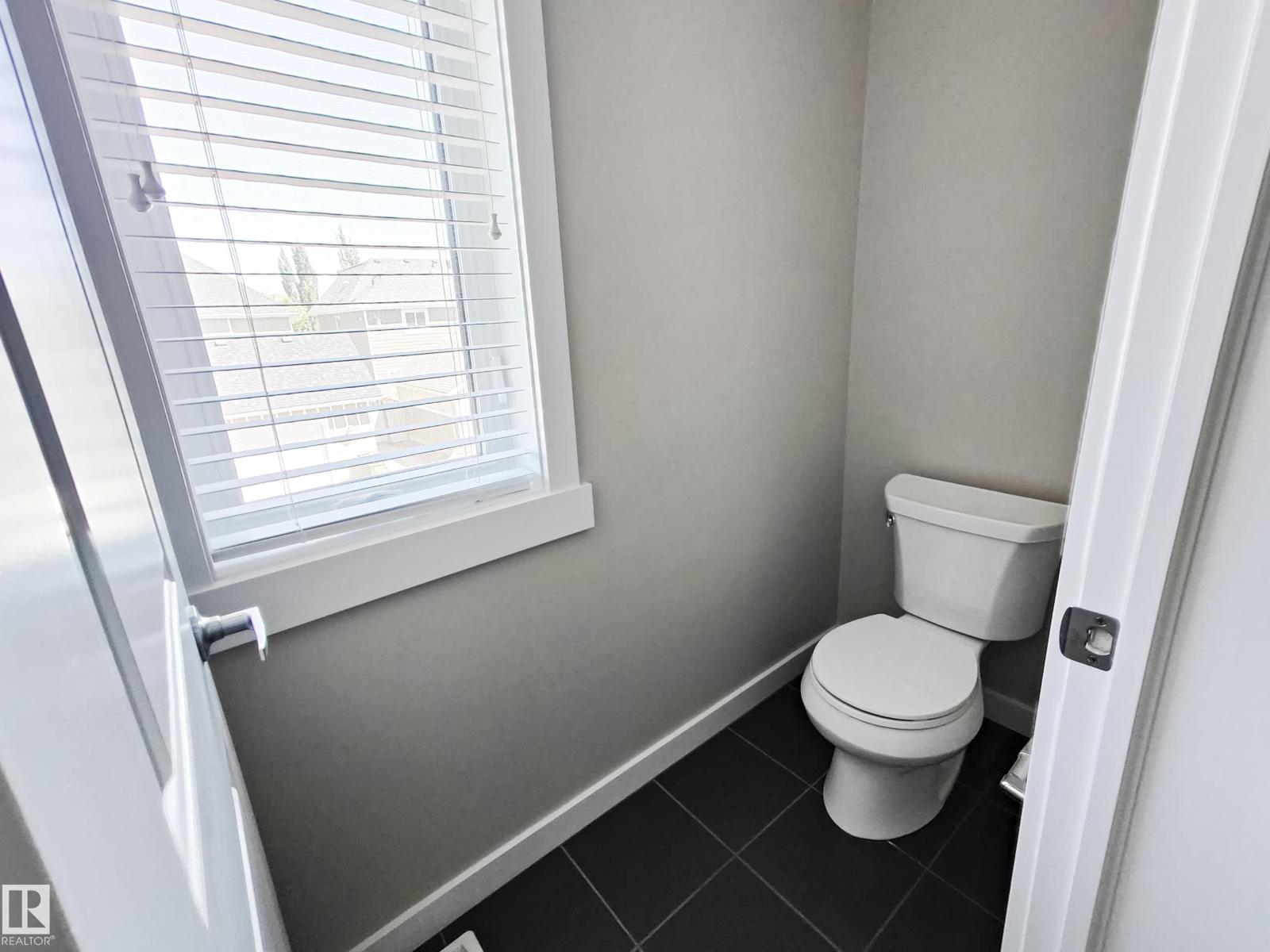 Photo 19 of 8008 18 Av Sw, Edmonton AB