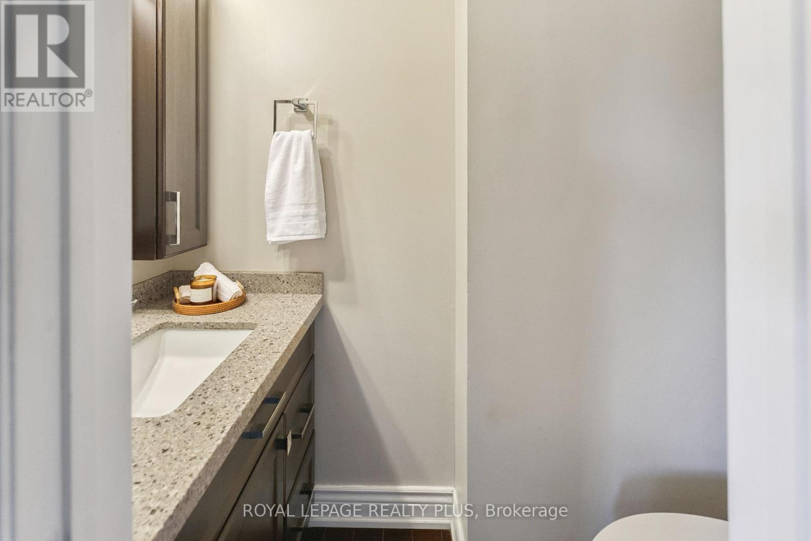 Photo 12 of 76 1755 Rathburn Road E, Mississauga ON