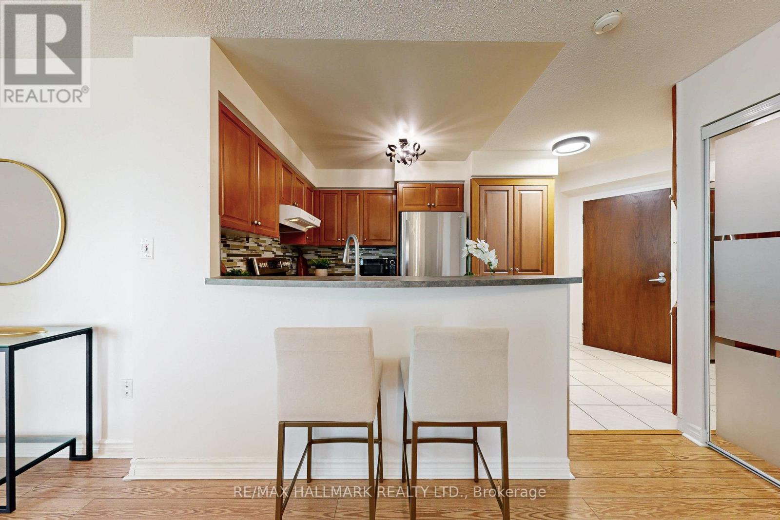 Photo 10 of 1211 7 Lorraine Drive, Toronto ON