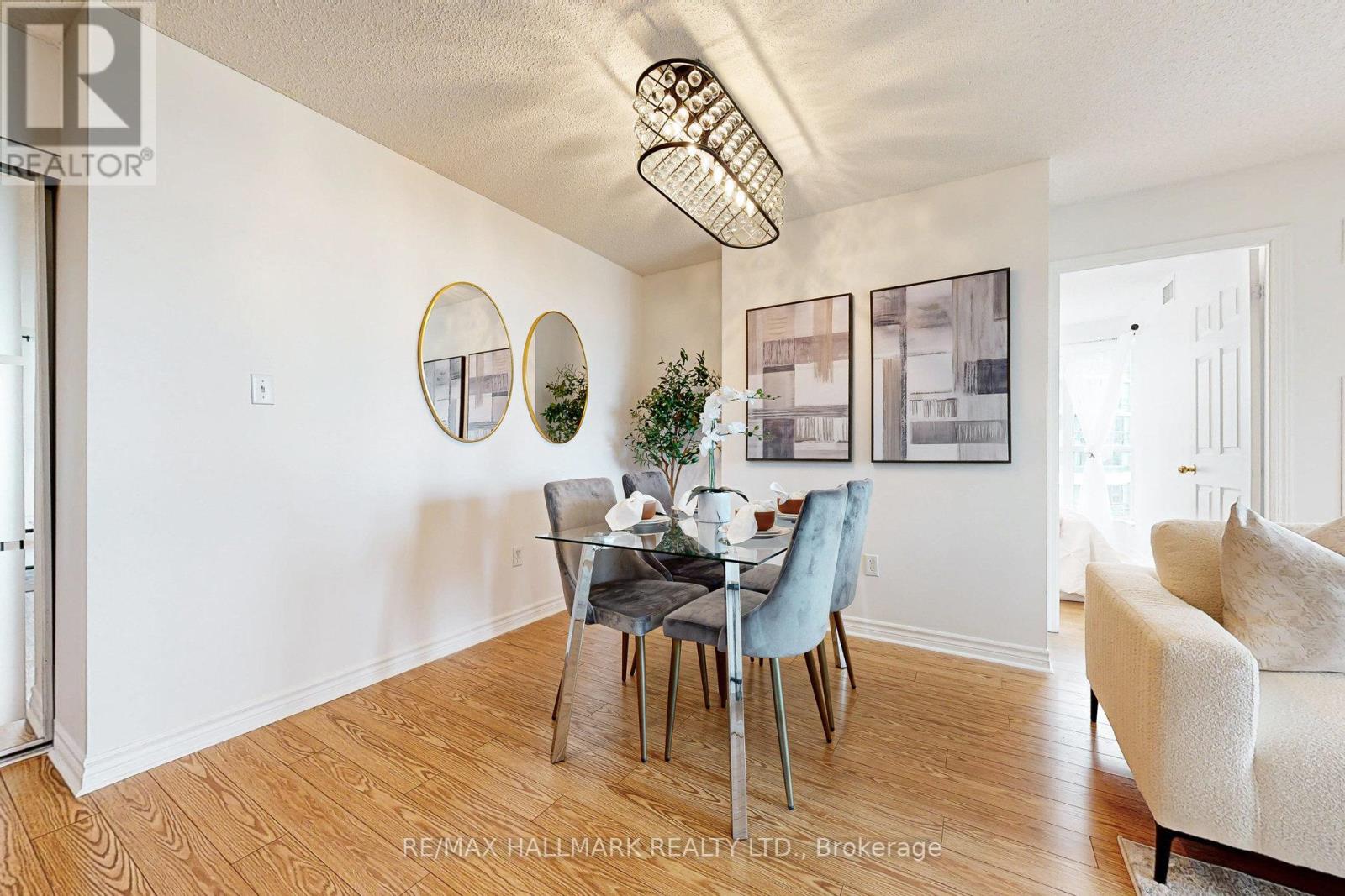 Photo 14 of 1211 7 Lorraine Drive, Toronto ON