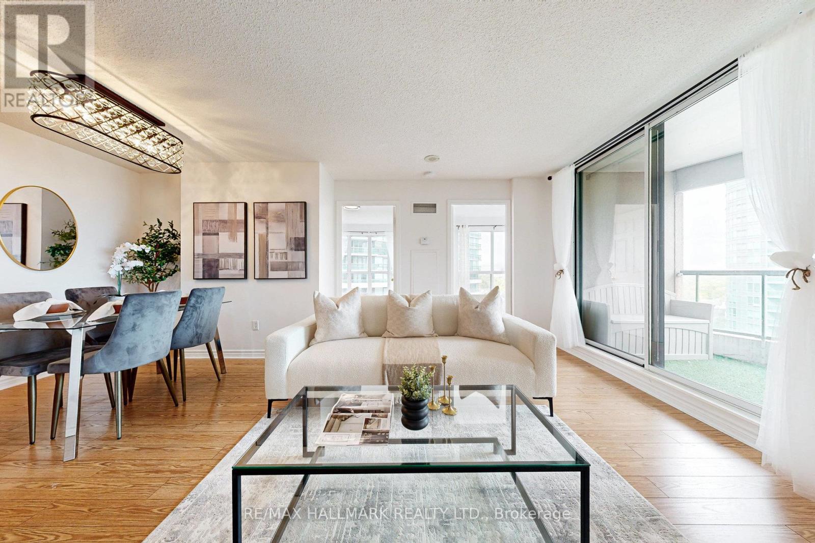 Photo 16 of 1211 7 Lorraine Drive, Toronto ON