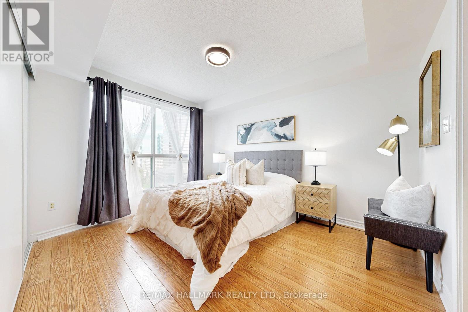 Photo 20 of 1211 7 Lorraine Drive, Toronto ON
