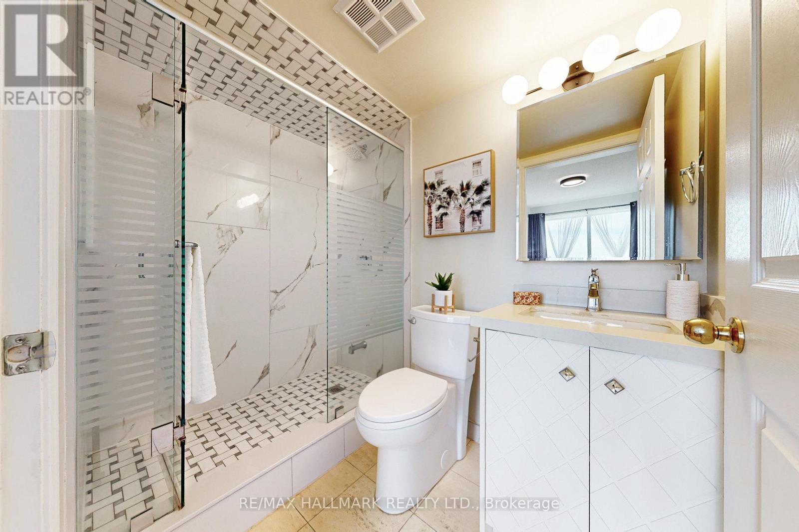 Photo 23 of 1211 7 Lorraine Drive, Toronto ON